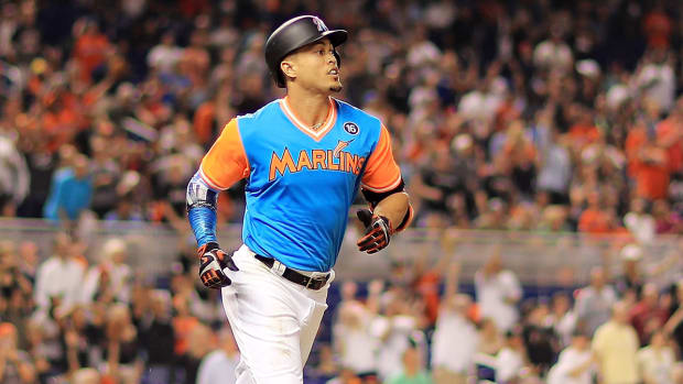 giancarlo-stanton-topper.jpg